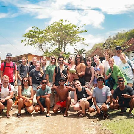 Surf & Party - Hostel Somewhere Else Canggu Kültér fotó