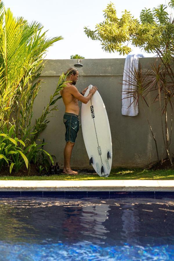 Surf & Party - Hostel Somewhere Else Canggu Kültér fotó