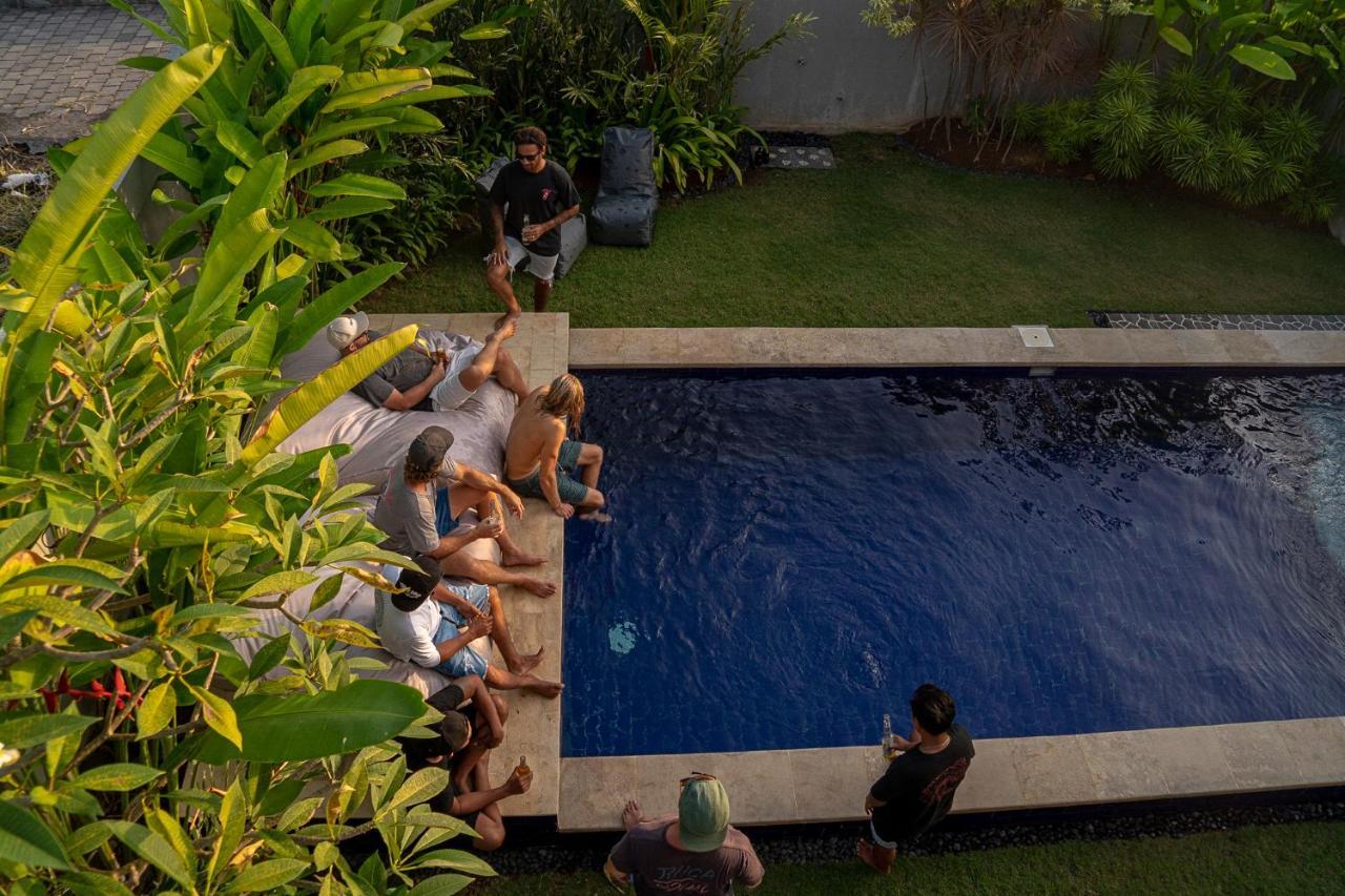 Surf & Party - Hostel Somewhere Else Canggu Kültér fotó