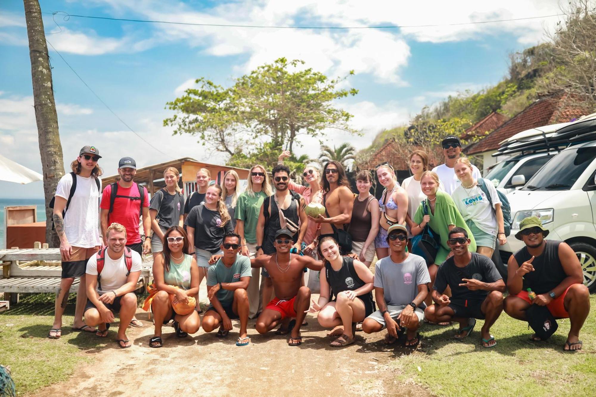 Surf & Party - Hostel Somewhere Else Canggu Kültér fotó