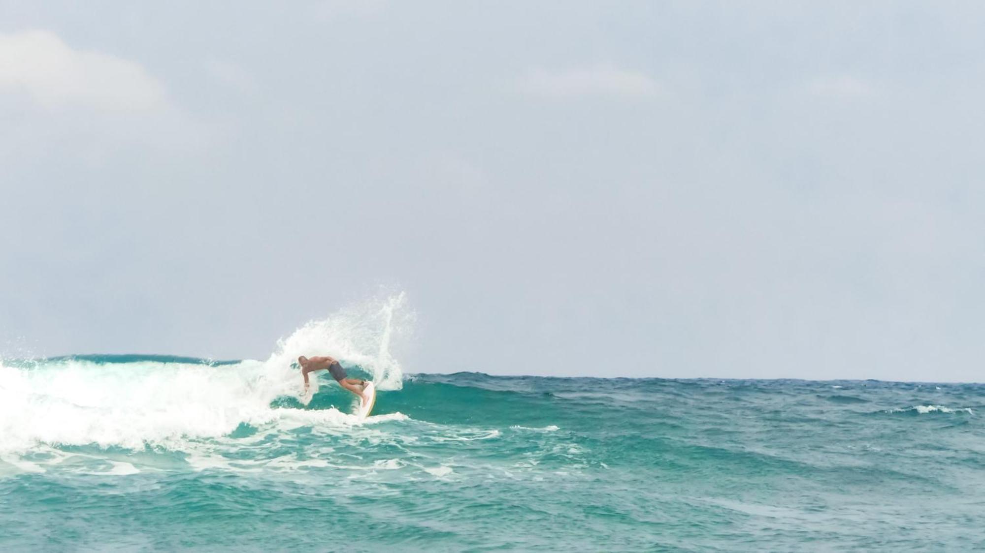 Surf & Party - Hostel Somewhere Else Canggu Kültér fotó