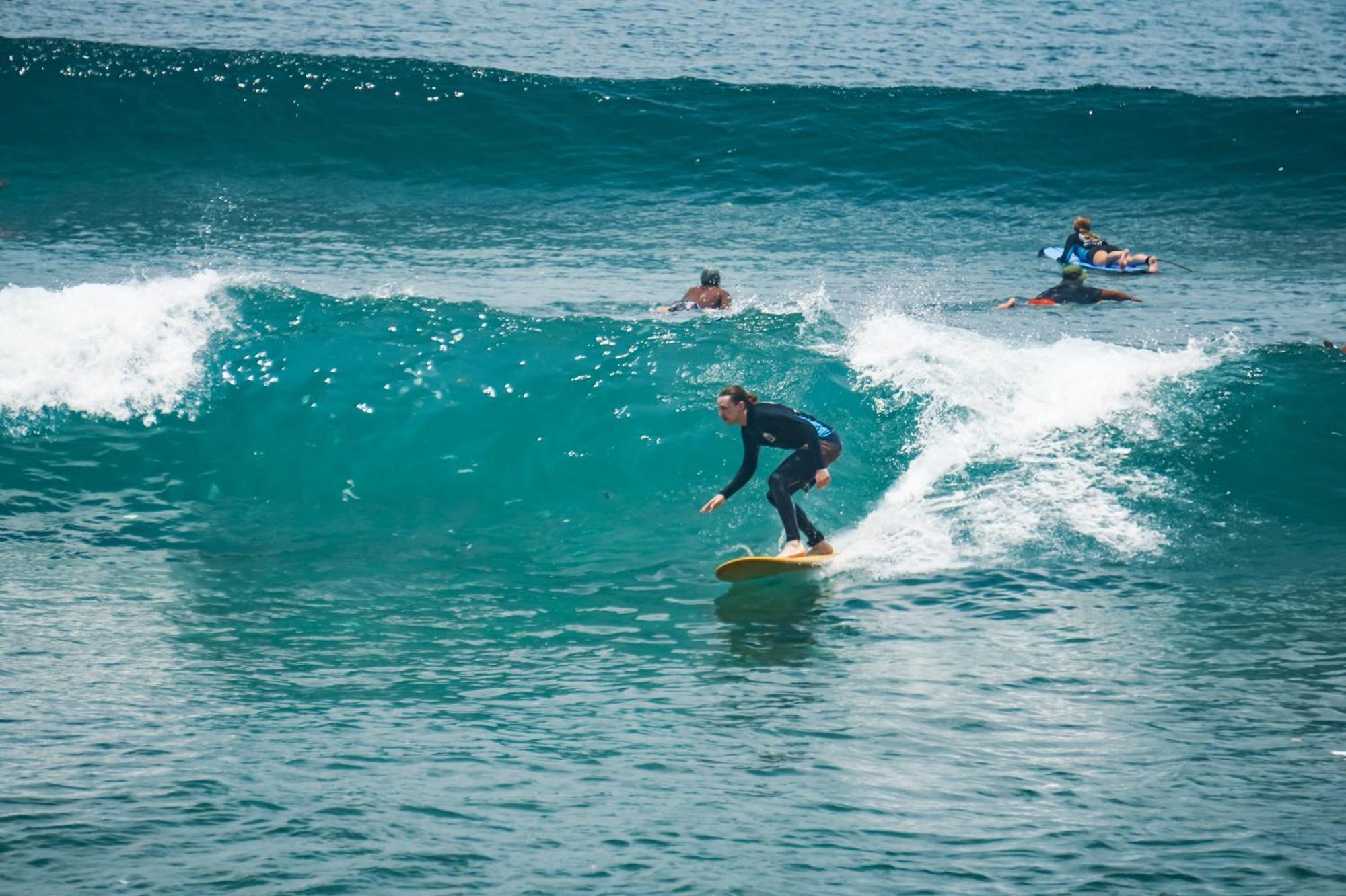 Surf & Party - Hostel Somewhere Else Canggu Kültér fotó